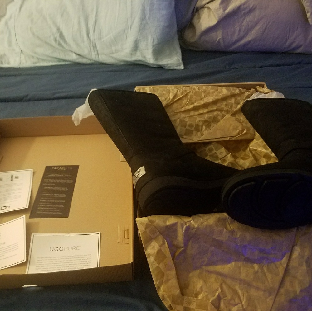 BRAND NEW BLACK UGGS
